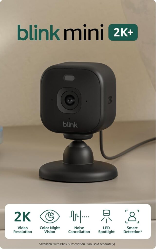 Blink Mini 2K+ (último modelo) - Cámara interior con enchufe. Ve mascotas o el interior de casa con resolución 2K, visión nocturna a color, audio mejorado y detección de movimiento. 1 cámara (Blanco)